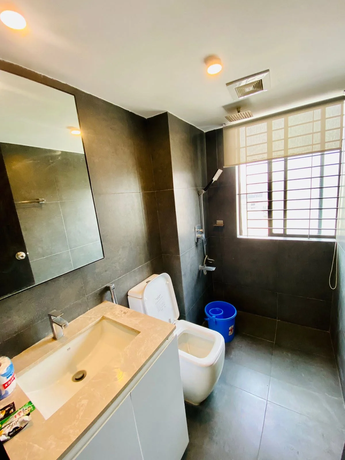 Rent Flat / Apartment at Bashundhara R/A in Dhaka - Image 2