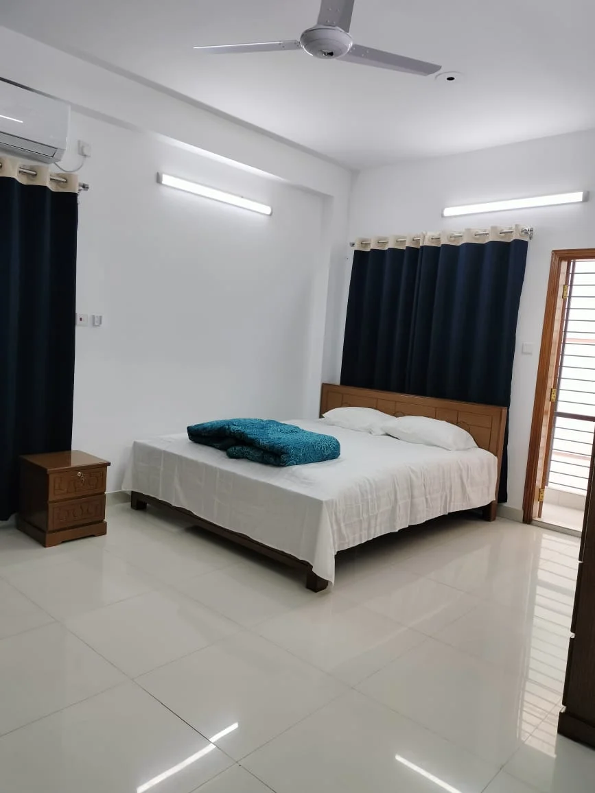 Rent Flat / Apartment at Bashundhara R/A in Dhaka - Image 4